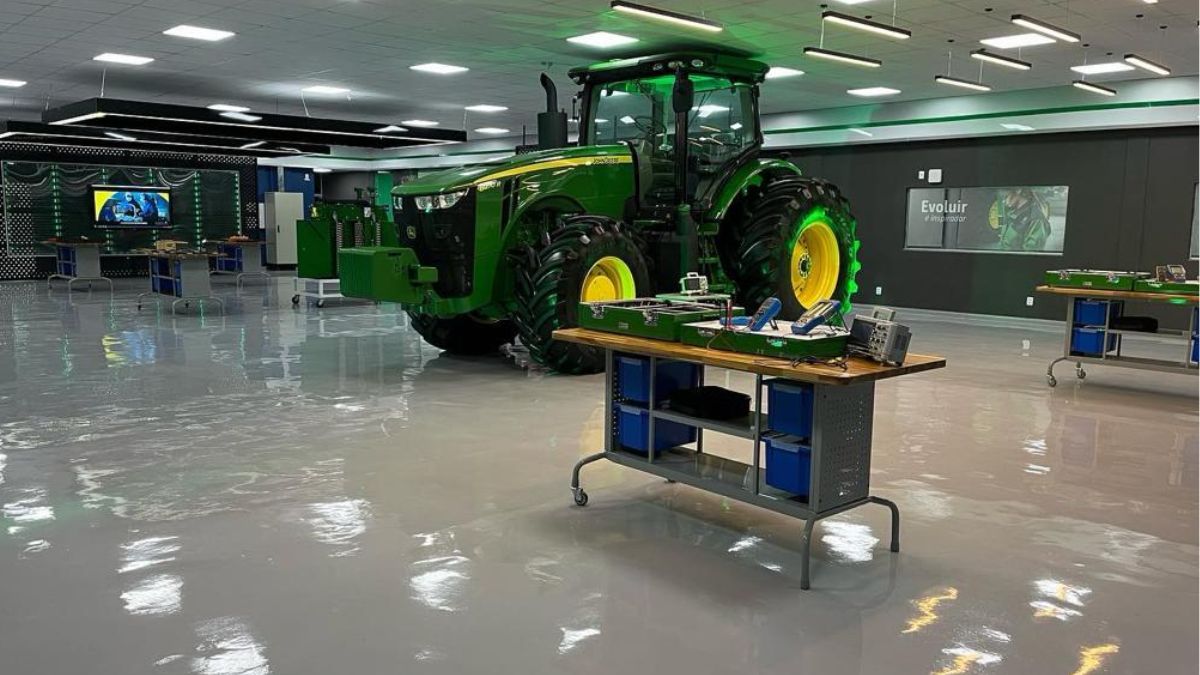 Senai John Deere capacitação profissional Senai John Deere capacitação profissional