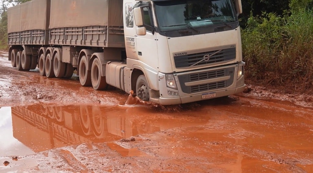 excesso de chuvas estradas precárias mt-322 foto israel baumann canal rural mato grosso